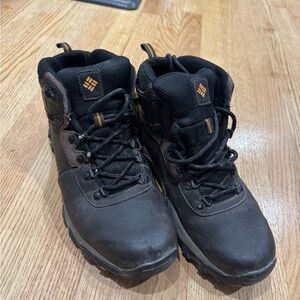 Men’s Columbia hiking boots